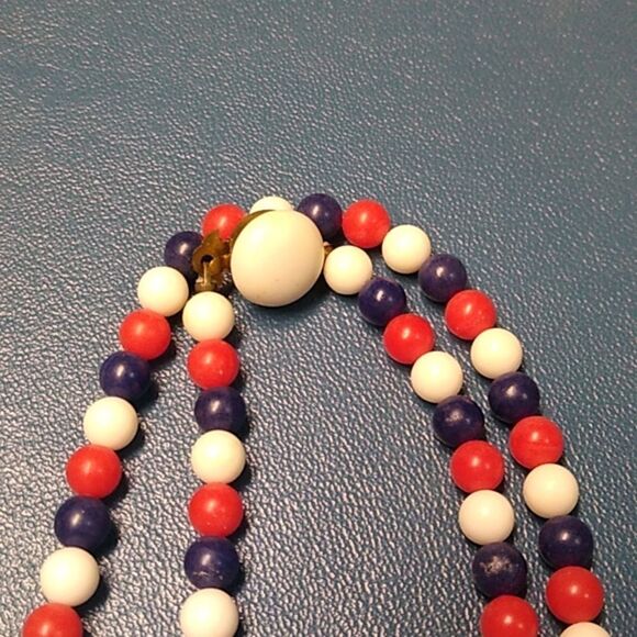 Elegant Vintage Resin/Lucite/Plastic Red, Blue, and White Beaded Necklace - Picture 2 of 5
